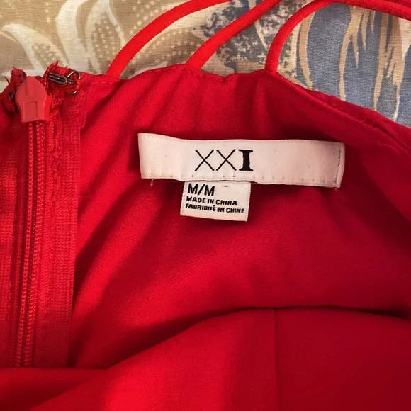 Dress - Picture 4 of 4